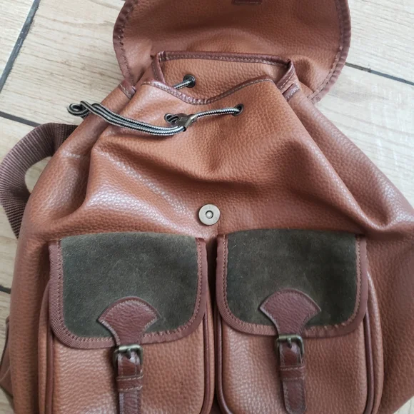 Espirt Vintage Leather Backpack - Picture 3 of 7